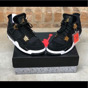 Jordan 4 royalty size 8.5